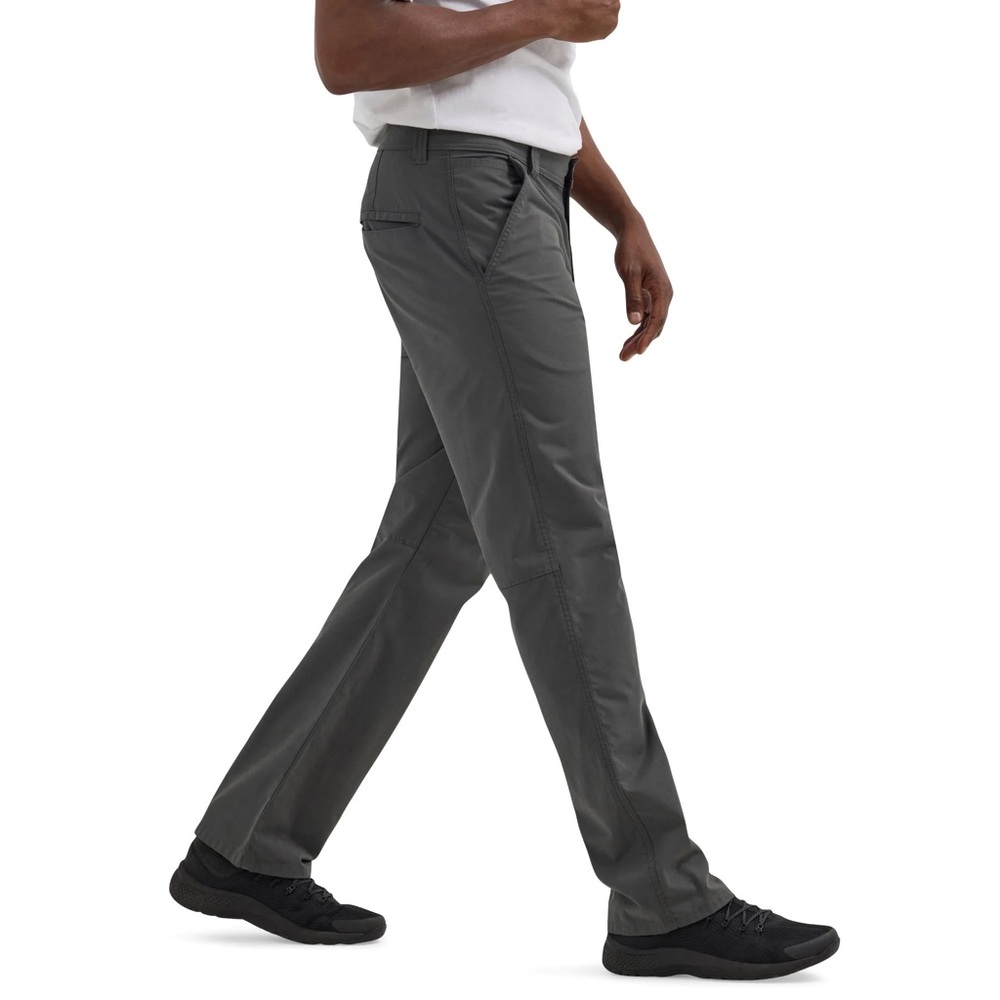 Wrangler Men's Outdoor All Terrain Chino Straight Fit Dark Shadow 38x30 NWT - Picture 3 of 7